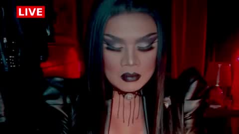 Snapshot of temptress_cocoxxx chatting on May 13, 5:16 am Mistress Coco online show from May 13, 5:16 am