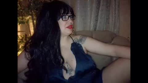 Snapshot of temptresscrystalia chatting on May 10, 11:26 am talia i m french girl online show from May 10, 11:26 am