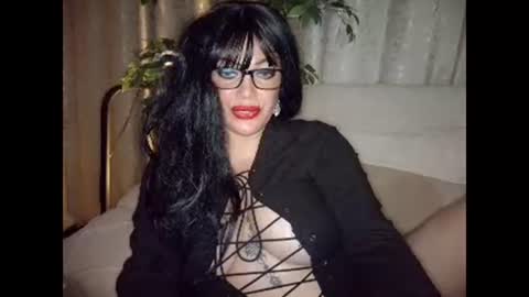 Snapshot of temptresscrystalia chatting on June 4, 6:25 pm talia i m french girl online show from June 4, 6:25 pm