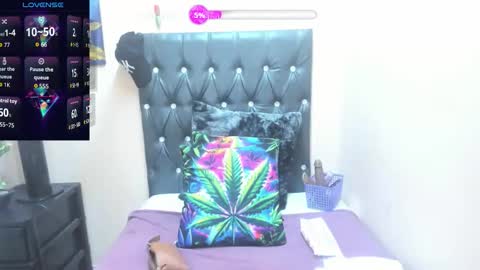 Snapshot of temptressqeen chatting on May 13, 11:07 am temptressqeen online show from May 13, 11:07 am
