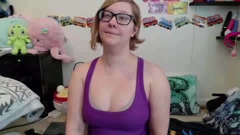 Snapshot of ten_tickle_pixie chatting on February 4, 7:20 pm Pixie and Tentacle Overlord online show from February 4, 7:20 pm