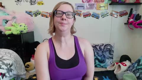 Snapshot of ten_tickle_pixie chatting on March 4, 7:31 pm Pixie and Tentacle Overlord online show from March 4, 7:31 pm