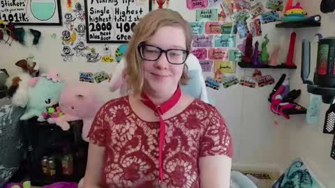 Pixie and Tentacle Overlord online show from March 11, 6:25 pm