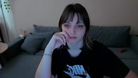 tender_meow online show from June 24, 12:15 pm