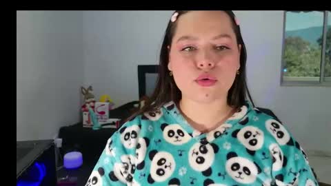 Snapshot of tenderfeet2306 chatting on February 19, 7:21 pm tenderfeet online show from February 19, 7:21 pm