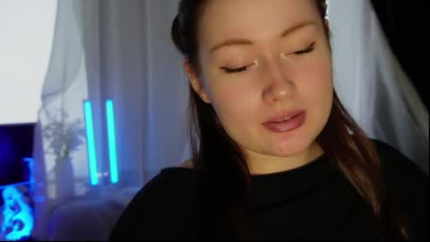 Snapshot of tendre_amelia chatting on June 3, 8:39 am tendre_amelia online show from June 3, 8:39 am