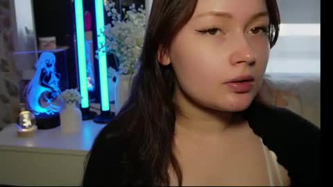 Snapshot of tendre_amelia chatting on June 7, 8:29 am tendre_amelia online show from June 7, 8:29 am