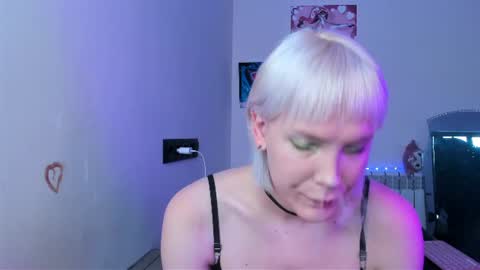 Snapshot of tenebrise chatting on July 1, 2:35 am Kira online show from July 1, 2:35 am