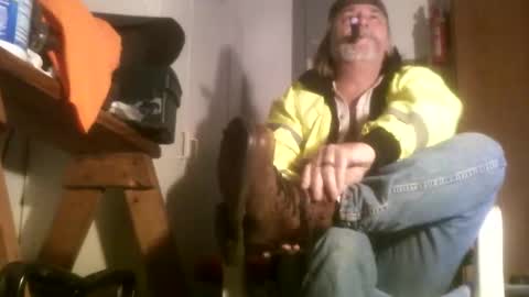 Snapshot of tennredneck chatting on December 6, 4:47 am Tennredneck online show from December 6, 4:47 am