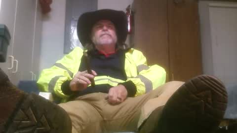 Snapshot of tennredneck chatting on January 24, 5:21 am Tennredneck online show from January 24, 5:21 am