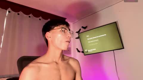 Snapshot of teo_369 chatting on February 2, 8:51 pm Teo online show from February 2, 8:51 pm