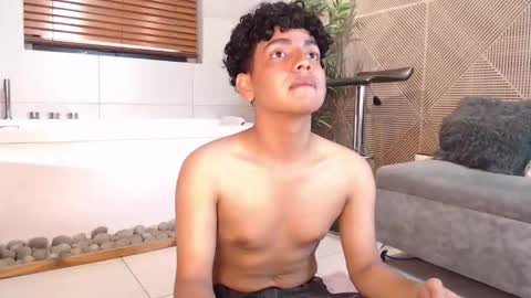 Snapshot of teo_dantex chatting on January 8, 7:49 pm Teo Dantex online show from January 8, 7:49 pm