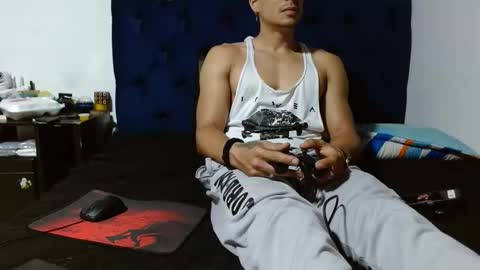 teoyes_ online show from February 13, 3:19 pm