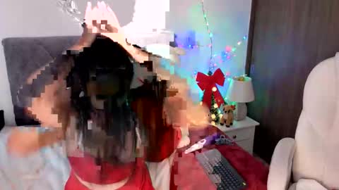 Emily online show from December 17, 5:08 pm