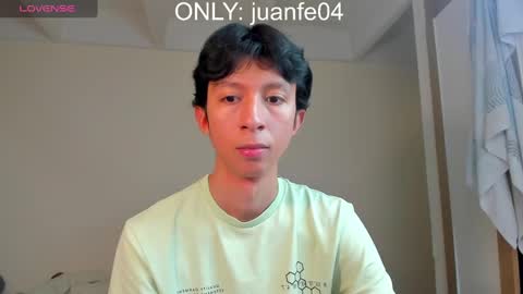 Juanfe  online show from December 6, 4:03 am
