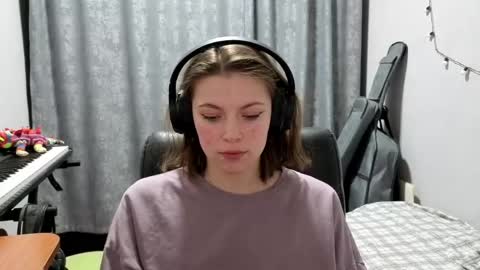 Snapshot of terranaufzinger chatting on April 24, 8:22 pm Anny Simpson online show from April 24, 8:22 pm