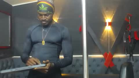 terranze_z online show from January 31, 8:51 pm