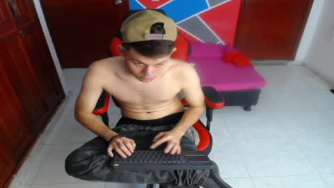 Snapshot of terryy_hot chatting on April 22, 7:22 am terryy_hot online show from April 22, 7:22 am