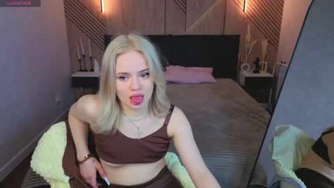 Snapshot of tessa_ashe chatting on May 25, 5:19 pm Tessa online show from May 25, 5:19 pm