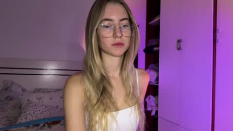 Snapshot of tessa_calmness chatting on July 20, 4:27 am tessa_calmness online show from July 20, 4:27 am