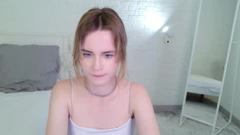 Snapshot of tessa_shy_ chatting on May 20, 2:01 pm tessa_shy_ online show from May 20, 2:01 pm