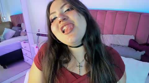 Snapshot of tessa_sinclaire chatting on April 30, 8:48 pm TERESA online show from April 30, 8:48 pm