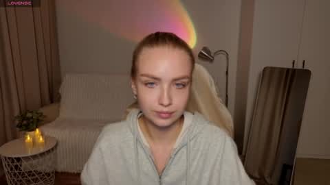 TessaHamilton online show from February 17, 7:42 pm