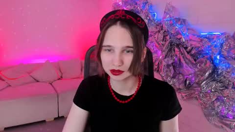 Tessa online show from December 2, 9:03 am