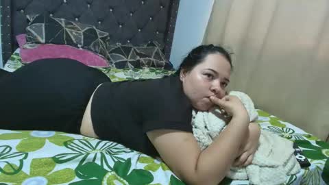 Snapshot of tessayleo_13 chatting on May 29, 3:43 pm tessa y leo online show from May 29, 3:43 pm