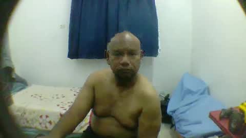 yours online show from October 23, 6:06 pm