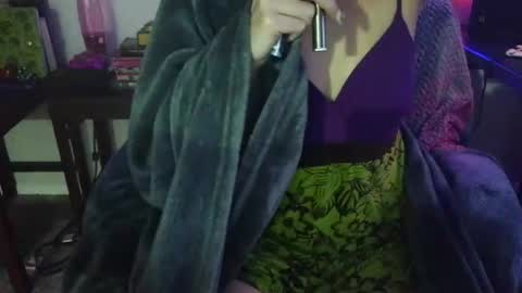 Snapshot of tetherbelle chatting on December 17, 10:38 pm tetherbelle online show from December 17, 10:38 pm