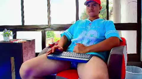 Snapshot of tette_valentine chatting on July 9, 4:22 pm tette_valentine online show from July 9, 4:22 pm