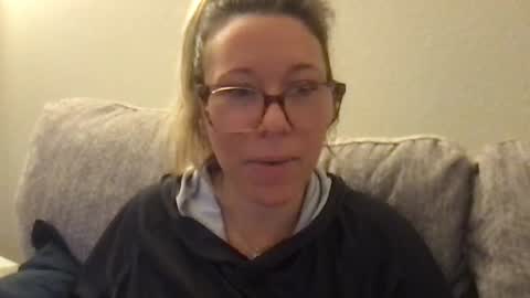 Daphne Summers online show from April 30, 1:34 am