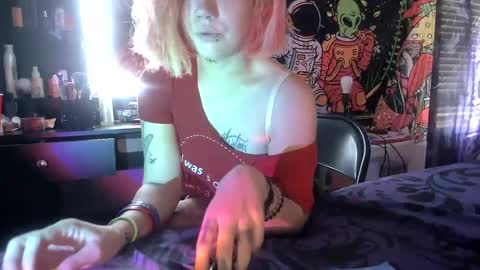 Snapshot of texaspregogrllll chatting on September 25, 4:11 pm TEXASGIRLLLL online show from September 25, 4:11 pm