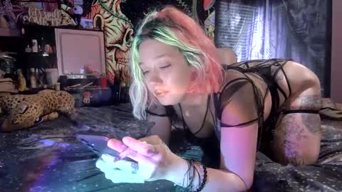 Snapshot of texaspregogrllll chatting on October 8, 3:31 pm TEXASGIRLLLL online show from October 8, 3:31 pm