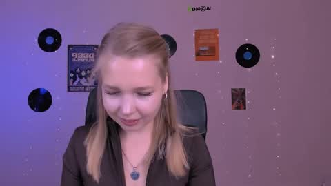 Snapshot of teya_starling chatting on May 25, 7:25 am teya_starling online show from May 25, 7:25 am