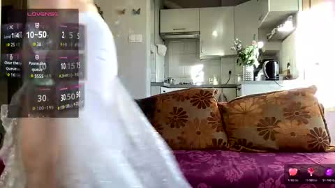 Snapshot of teylor_l chatting on November 6, 1:45 pm Teylor online show from November 6, 1:45 pm