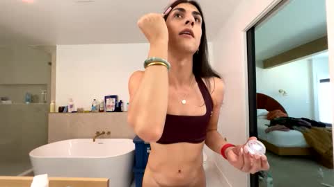 Snapshot of tgirltoesx chatting on April 24, 7:49 pm babygirlmami online show from April 24, 7:49 pm