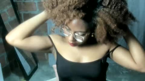 Snapshot of thaimy_ chatting on July 3, 2:29 am thaimy_ online show from July 3, 2:29 am