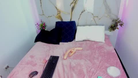 Snapshot of thali_a chatting on May 21, 2:18 am online show from May 21, 2:18 am