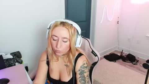 thaliacollinsss online show from February 13, 4:47 pm