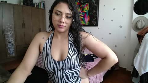 Snapshot of thaliacooper chatting on June 28, 6:58 pm online show from June 28, 6:58 pm