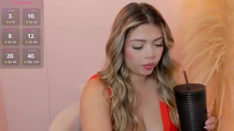 Snapshot of thaliafox_ chatting on March 22, 6:11 pm Thalia online show from March 22, 6:11 pm