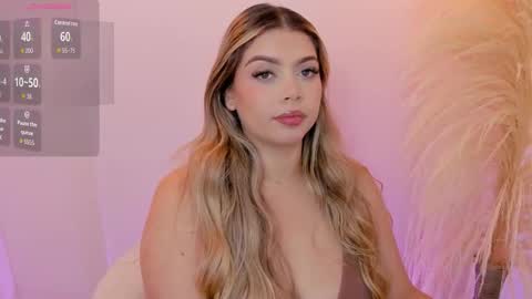 Snapshot of thaliafox_ chatting on March 23, 6:34 pm Thalia online show from March 23, 6:34 pm