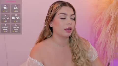 Snapshot of thaliafox_ chatting on March 24, 8:25 pm Thalia online show from March 24, 8:25 pm