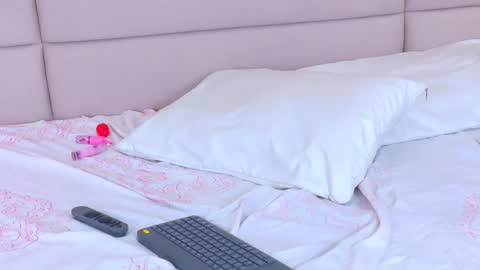 thalianarosse online show from March 29, 3:56 pm