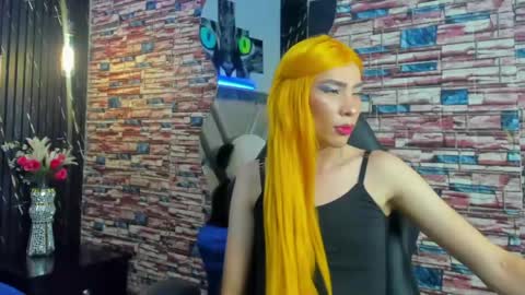 Snapshot of thamara_roberts chatting on April 28, 7:19 pm thamara_roberts online show from April 28, 7:19 pm