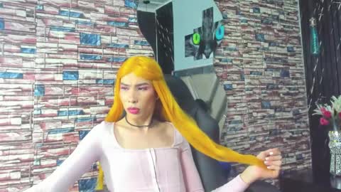 Snapshot of thamara_roberts chatting on April 30, 7:53 pm thamara_roberts online show from April 30, 7:53 pm