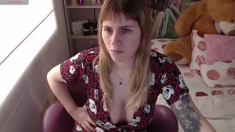   online show from April 14, 6:03 pm