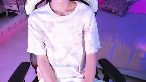 Snapshot of thanier_18 chatting on March 3, 8:04 pm thanier_18 online show from March 3, 8:04 pm